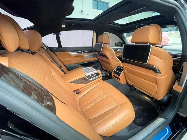 BMW 750Li xDrive 2018 GCC Specs - Pristine Condition