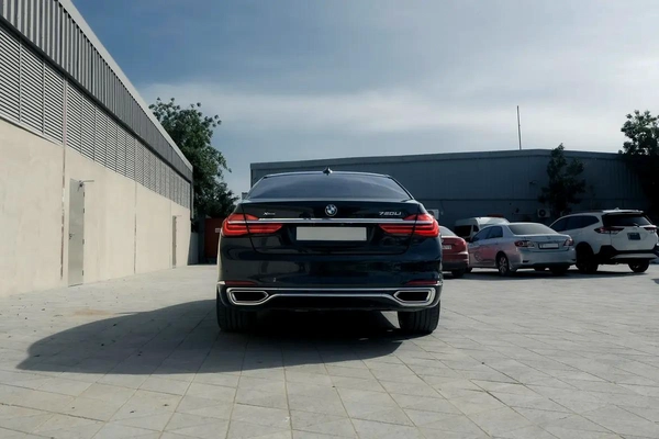 BMW 750Li xDrive 2018 GCC Specs - Pristine Condition