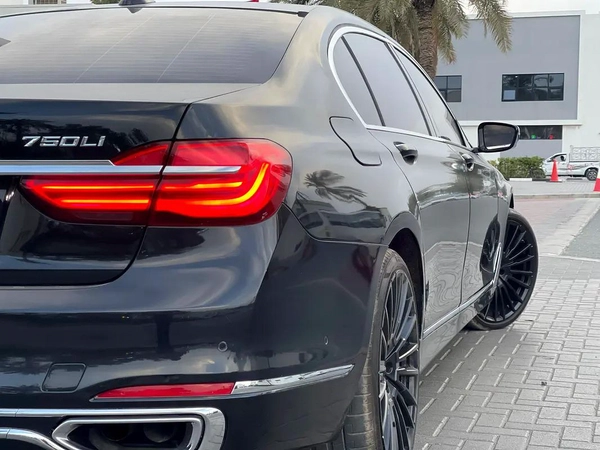 BMW 750Li xDrive 2018 GCC Specs - Pristine Condition
