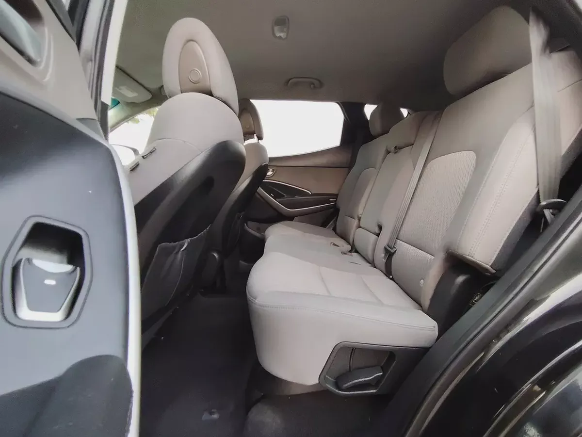Hyundai Santafe 2016 US Specs Premium Condition With Low KM Perfect daily Use Car-10-10