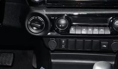 Toyota Hilux Adventure 4.0L-7