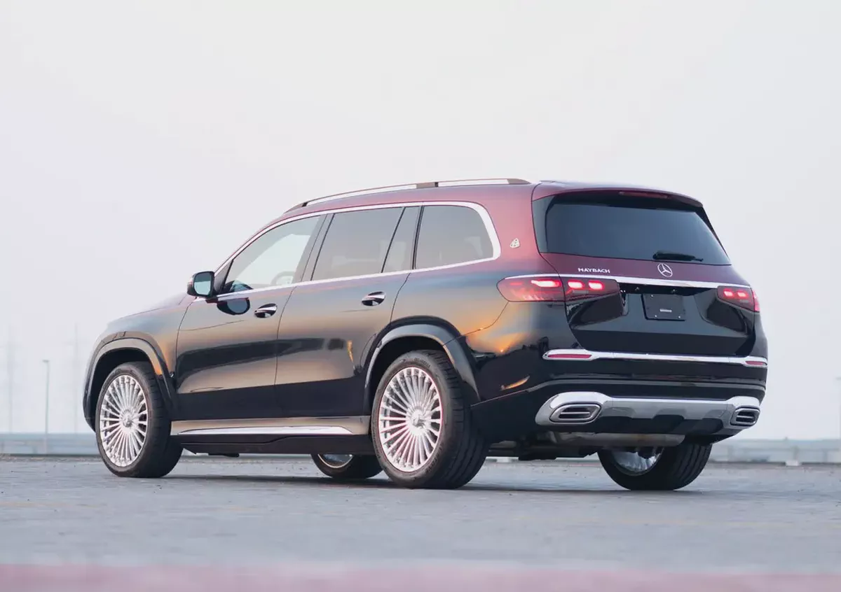 2025 Mercedes-Benz GLS 450 WITH BAYBACH KIT 4MATIC  | Luxury 7-Seater | American Specs-2-2