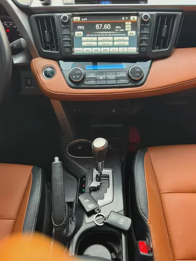 Toyota RAV4 VXR 2018 | GCC Specs | Full Option | Excellent Condition-9