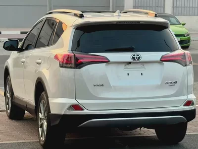 Toyota RAV4 VXR 2018 | GCC Specs | Full Option | Excellent Condition-4