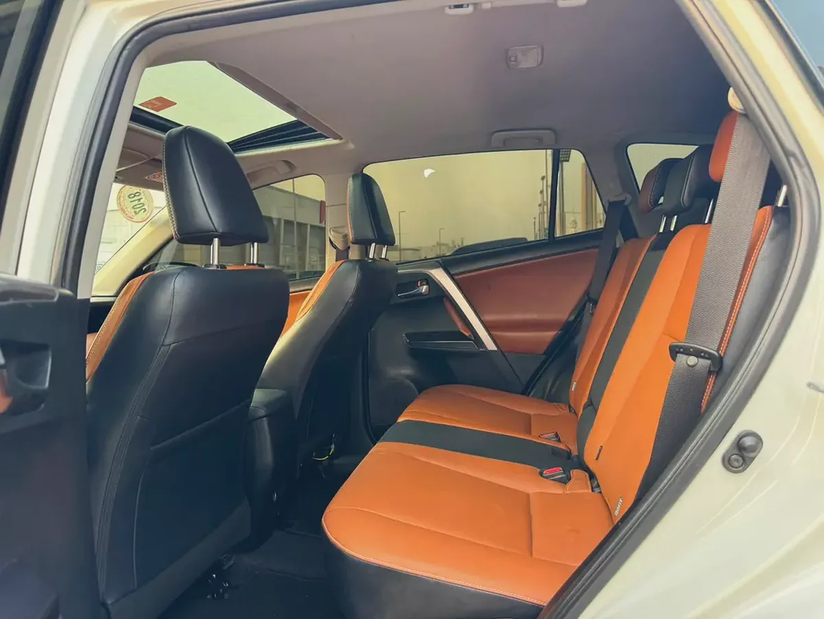 Toyota RAV4 VXR 2018 | GCC Specs | Full Option | Excellent Condition-10-10