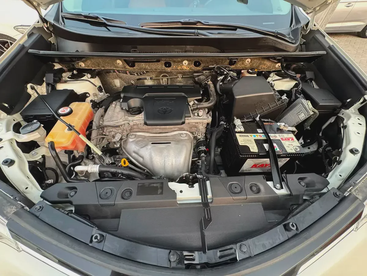 Toyota RAV4 VXR 2018 | GCC Specs | Full Option | Excellent Condition-17-17