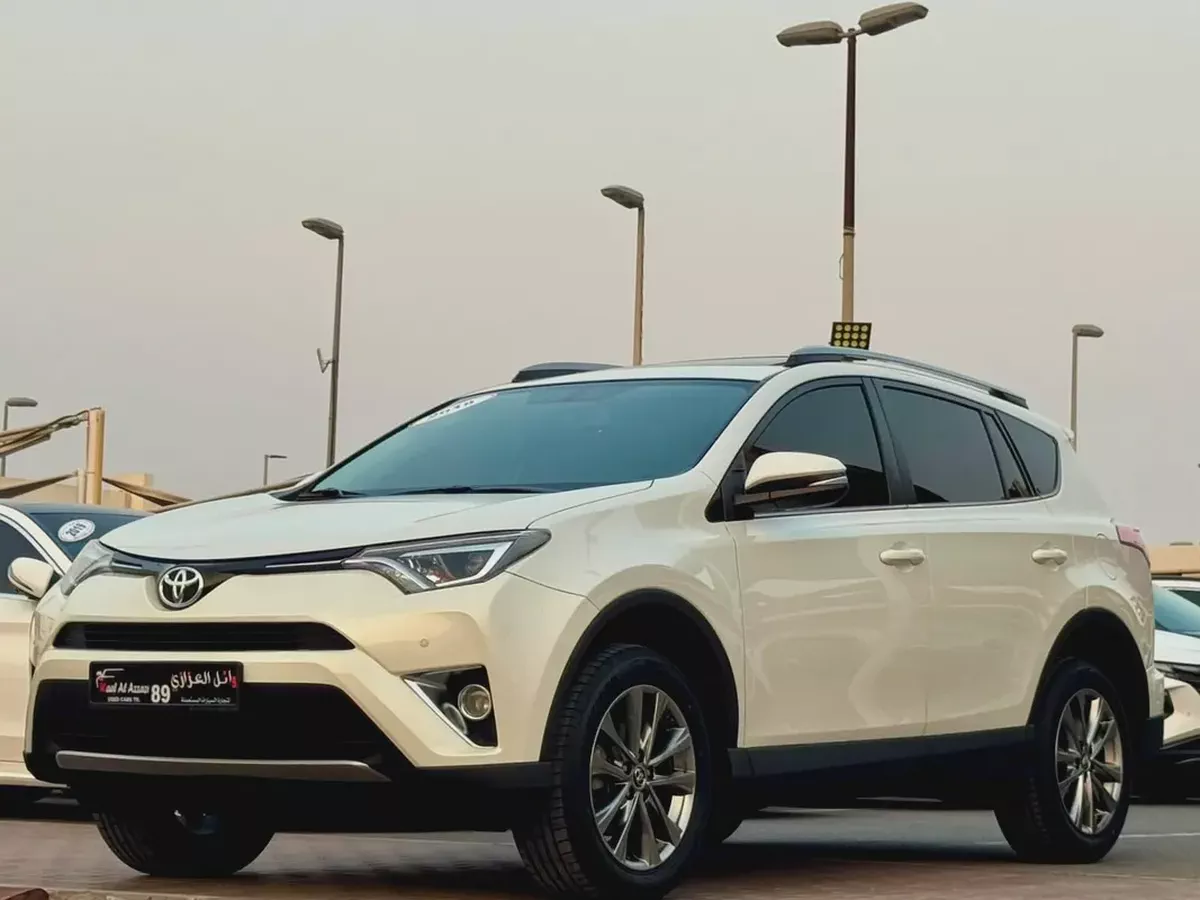 Toyota RAV4 VXR 2018 | GCC Specs | Full Option | Excellent Condition-1-1