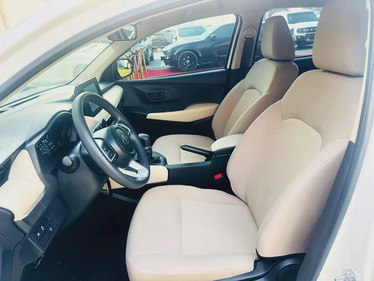 TOYOTA YARIS 2023-10-10