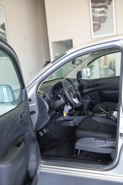 NISSAN NAVARA 2.5 PETROL XE 4X2 MT SC PLUS-24