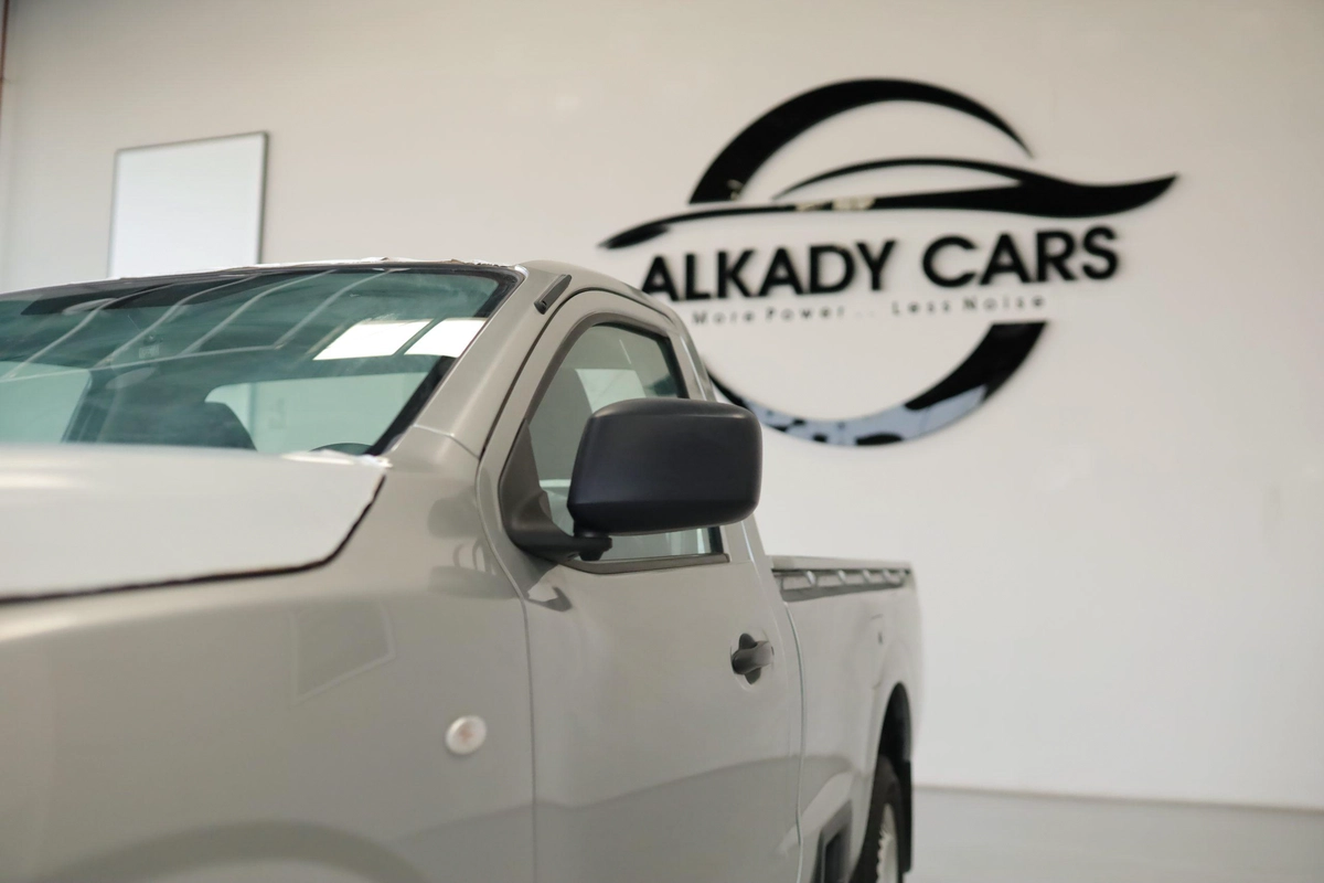 NISSAN NAVARA 2.5 PETROL XE 4X2 MT SC PLUS-11-11