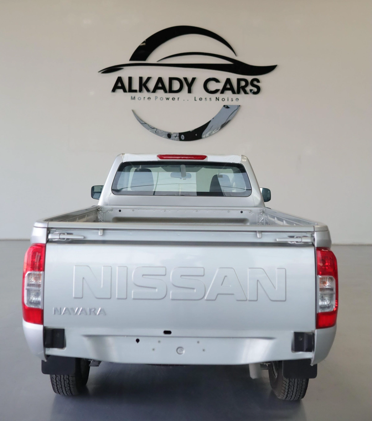 NISSAN NAVARA 2.5 PETROL XE 4X2 MT SC PLUS-17-17