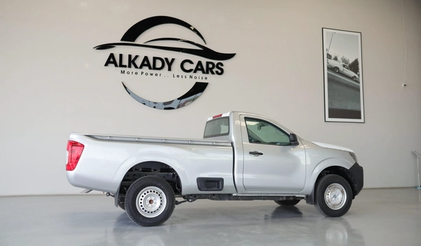 NISSAN NAVARA 2.5 PETROL XE 4X2 MT SC PLUS