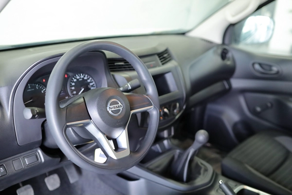 NISSAN NAVARA 2.5 PETROL XE 4X2 MT SC PLUS