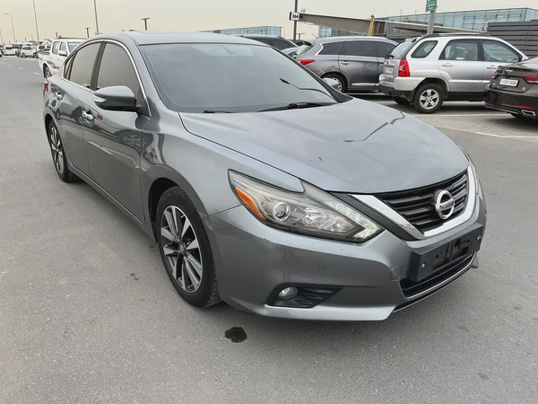 Nissan Altima SL 2017 - Korean Specs - Excellent Condition