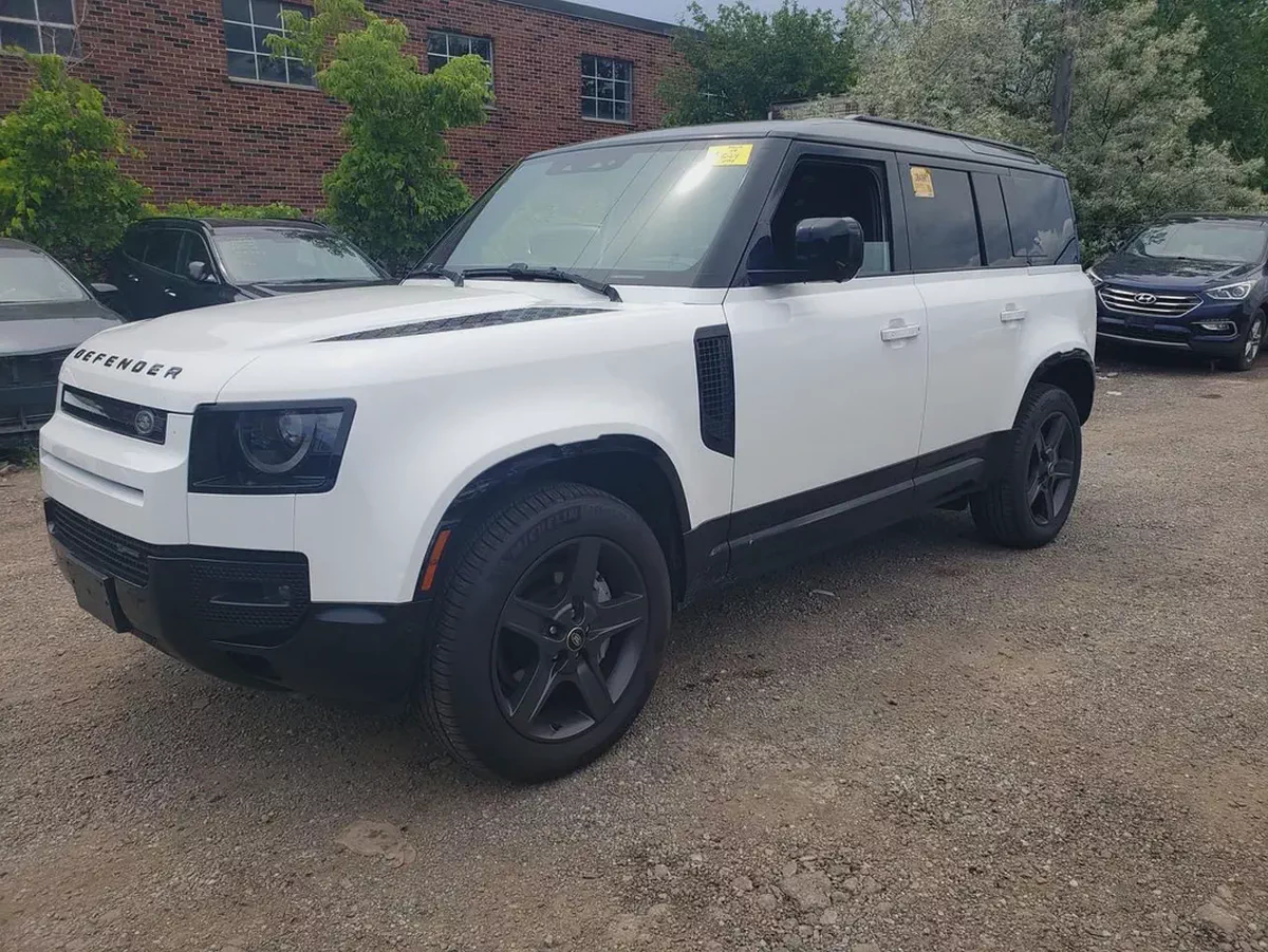 Clean Title | Land Rover Defender 110 X-Dynamic SE P400 2022-3-3