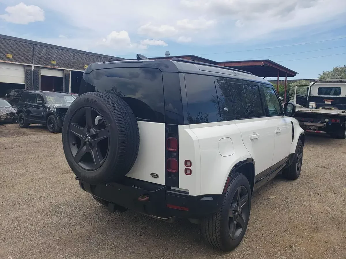 Clean Title | Land Rover Defender 110 X-Dynamic SE P400 2022-4-4