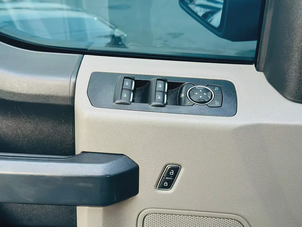 فورد F-150 SuperCrew 4×4 موديل 2019 خليجي | V8 5.0L | شاشة كبيرة-9-9