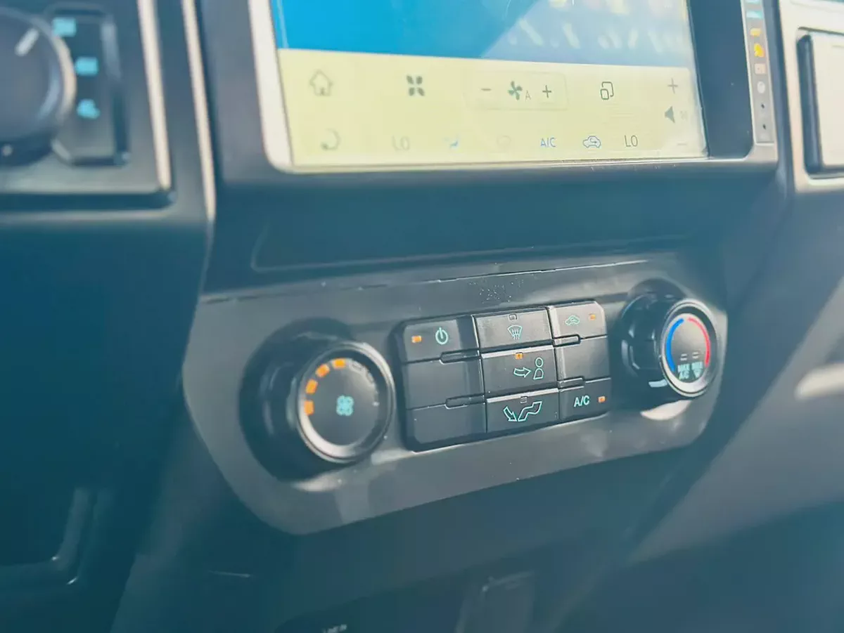 فورد F-150 SuperCrew 4×4 موديل 2019 خليجي | V8 5.0L | شاشة كبيرة-4-4