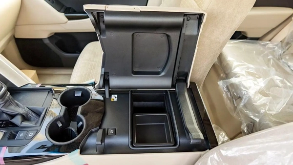 2026 Toyota Land Cruiser GXR 3.5L AT Petrol (Basic)