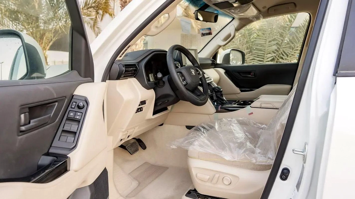 2026 Toyota Land Cruiser GXR 3.5L AT Petrol (Basic)-10-10
