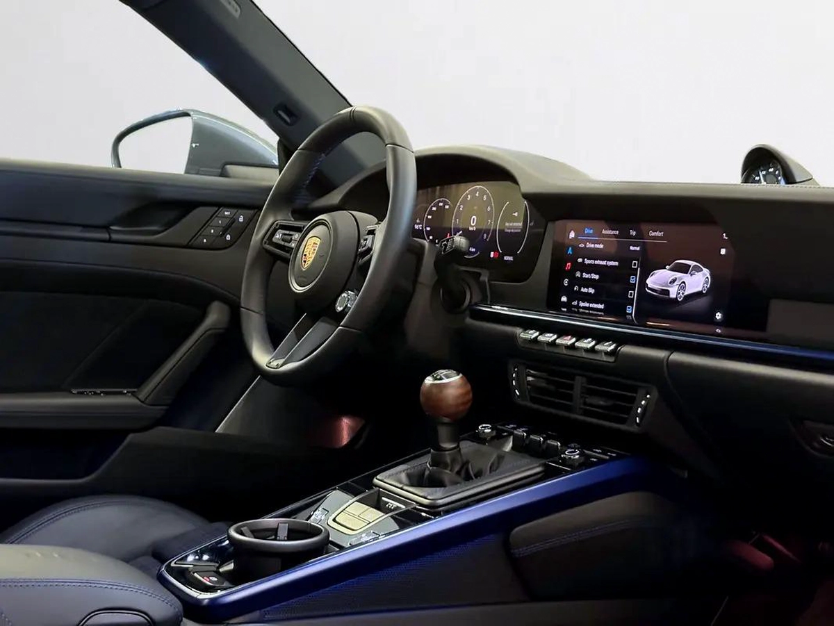 EXTENDED AGENCY WARRANTY | AED 9,580 P.M | 0% DOWN PAYMENT | PORSCHE 911 CARRERA T | 3.0L MANUAL |-6-6