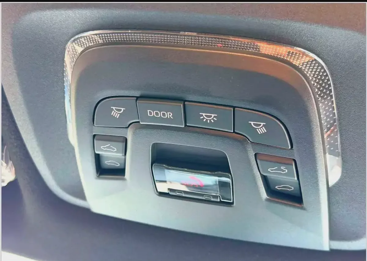 2026 / Toyota Frontlander Luxury / 2.0L / Hybrid / Chinese Specs-12-12