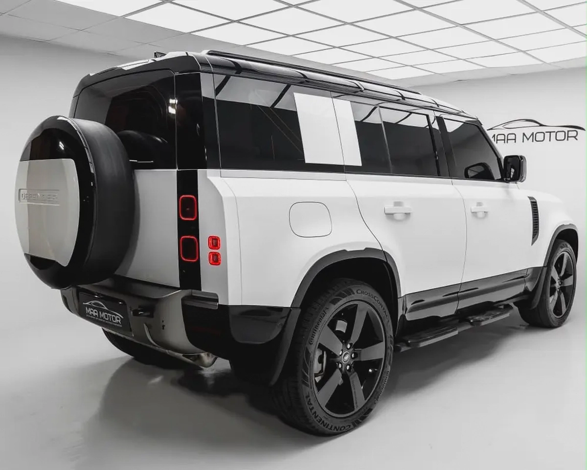 2025 Land Rover Defender 110 HSE | GCC Specs | Brand New-3-3