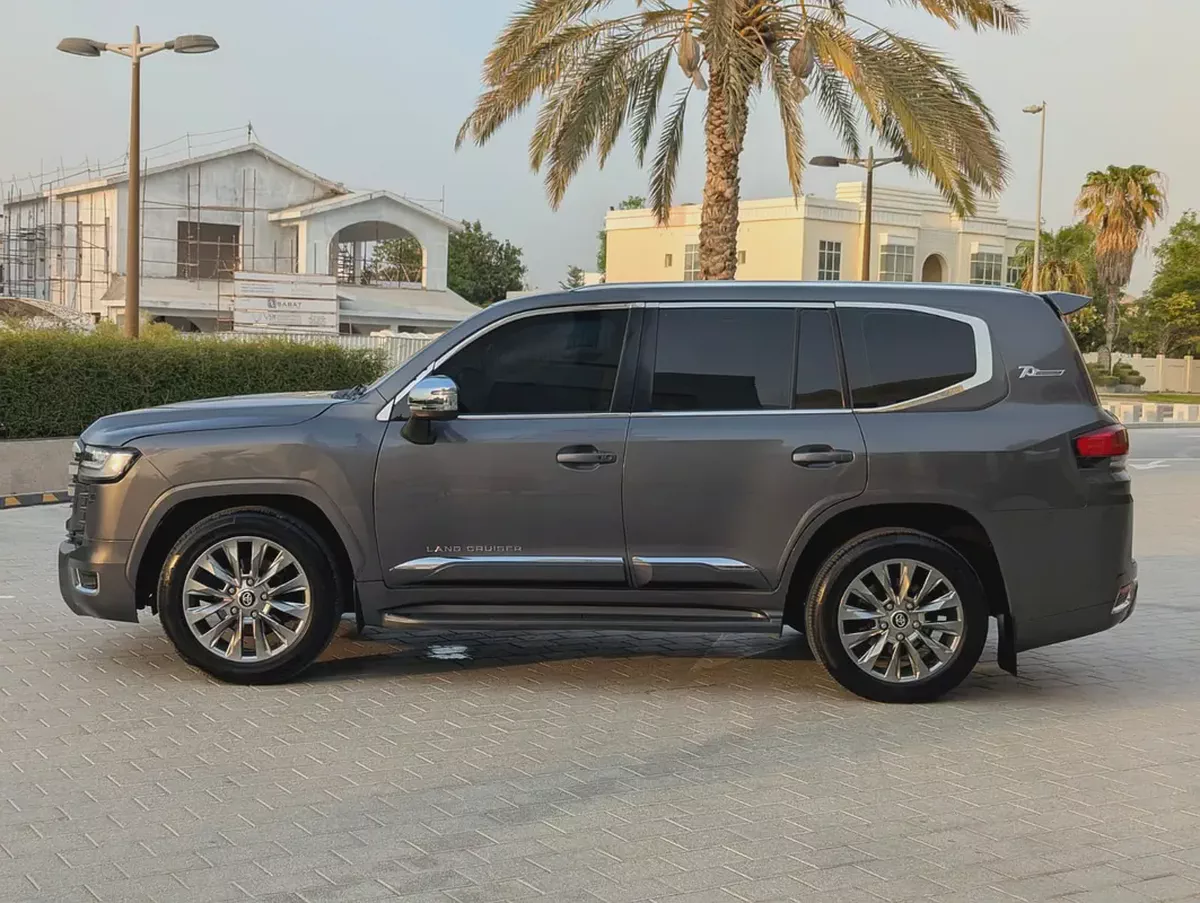 Toyota Land Cruiser GXR 2015 Facelifted 2025 With Interior and Exterior V6 4.0L Full Option-6-6