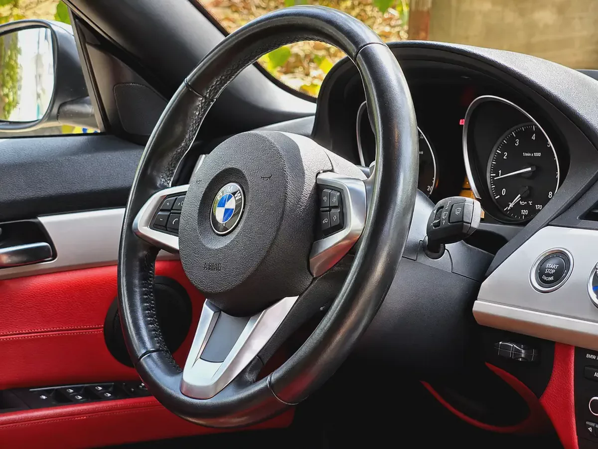 BMW Z4 | GCC Specs | Excellent Condition | Low KMs-4-4