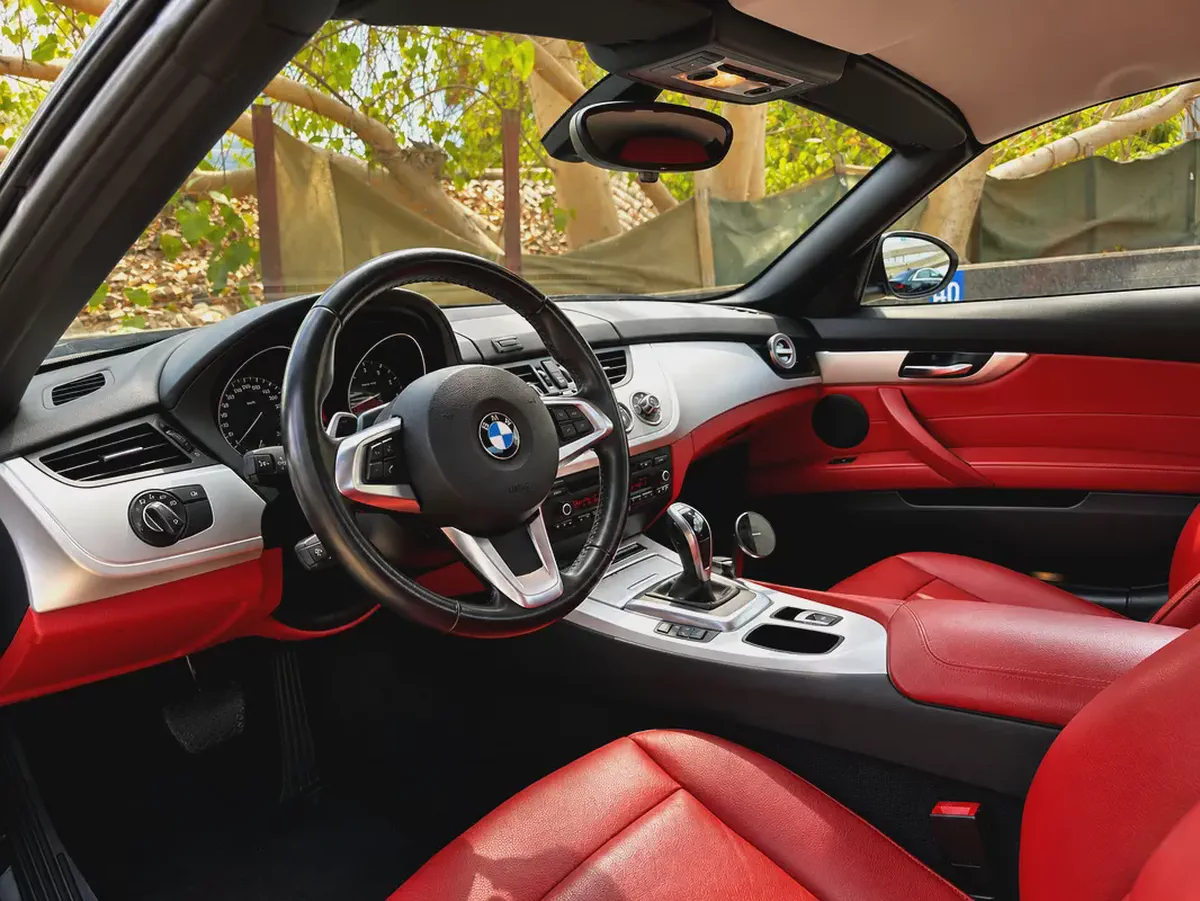 BMW Z4 | GCC Specs | Excellent Condition | Low KMs-5-5