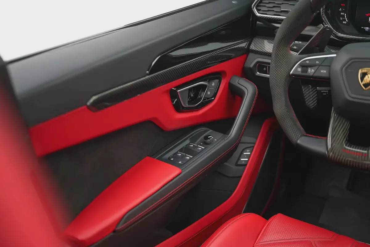 Lamborghini Urus Mansory Edition 2021 | GCC Specs | Carbon Fiber Kit-11-11