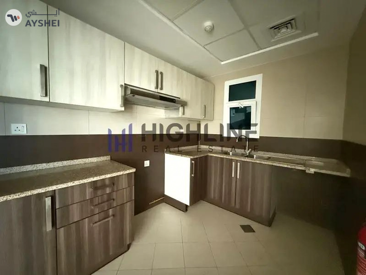 Bright & Spacious | Ready To Move | Close Kitchen-10-10
