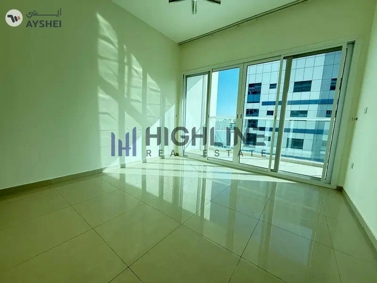 Bright & Spacious | Ready To Move | Close Kitchen-8-8