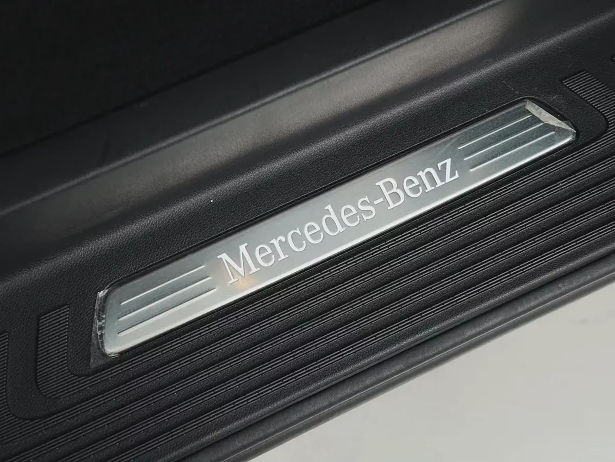 Dealer WARRANTY | VIP CAPTAIN SEATS | V300 AMG |-18-18