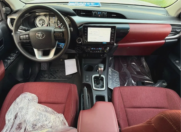 Toyota Hilux / GCC/4WD / 2,7 petrol /Double Cab