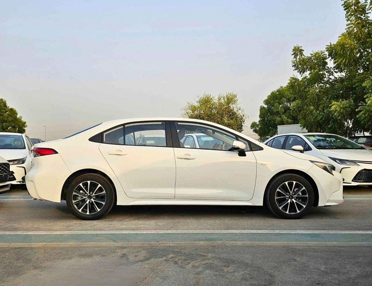 Toyota Levin STD (NON GCC) LUXURY HYBRID / 1.8L PETROL A/T / SUNROOF / REAR CAMERA (CODE # LL18HEV)-2-0