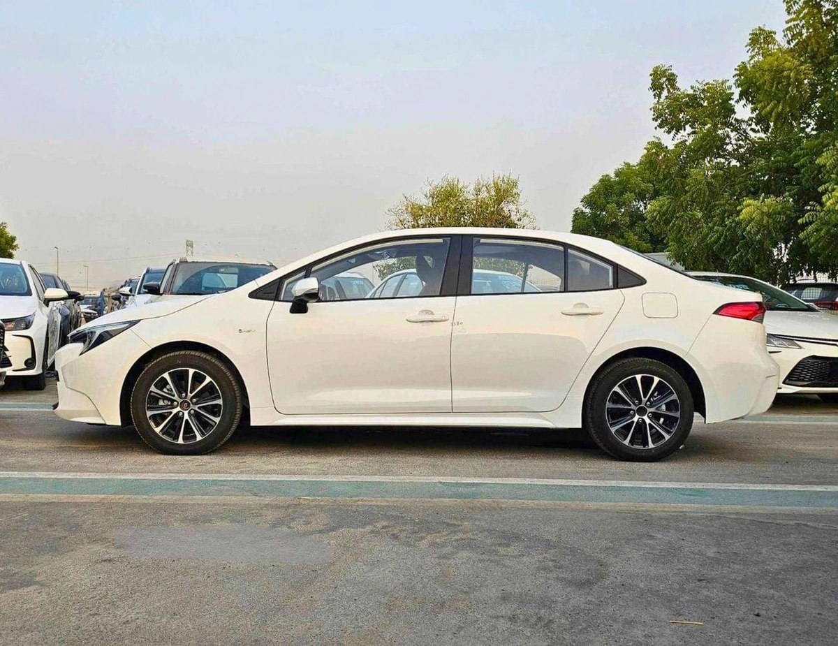 Toyota Levin STD (NON GCC) LUXURY HYBRID / 1.8L PETROL A/T / SUNROOF / REAR CAMERA (CODE # LL18HEV)-3-0