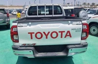 Toyota Hilux 2023 TOYOTA HILUX 2.8 DC DIESEL 4X4 MANUAL GEAR-4