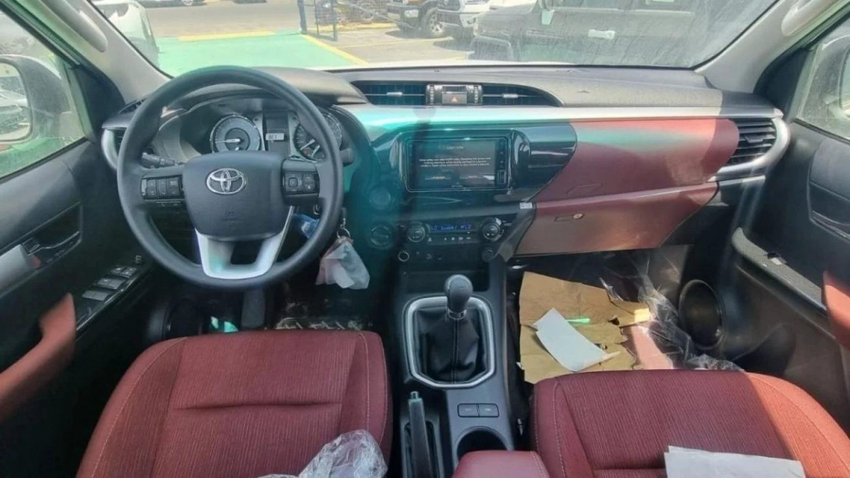 Toyota Hilux 2023 TOYOTA HILUX 2.8 DC DIESEL 4X4 MANUAL GEAR-2-2