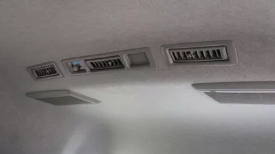 Toyota Hiace DLS - STANDARD ROOF DLS - STD ROOF Toyota Hiace 2.5L High Roof Diesel old ship 2025-15