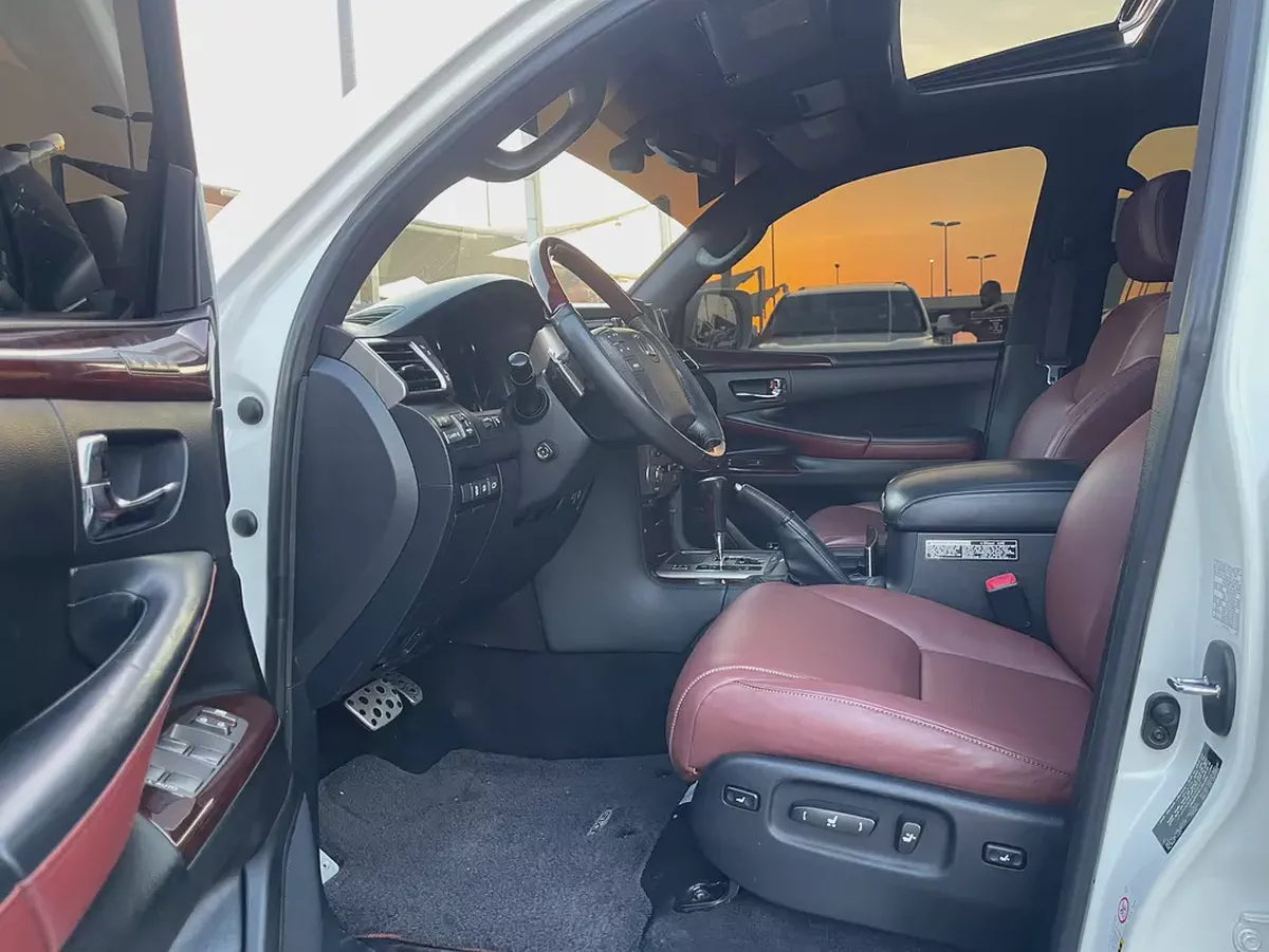 لكزس LX570 ابيض Lexus LX 570 Sport 2014 GCC Specs - Pristine Condition-9-9