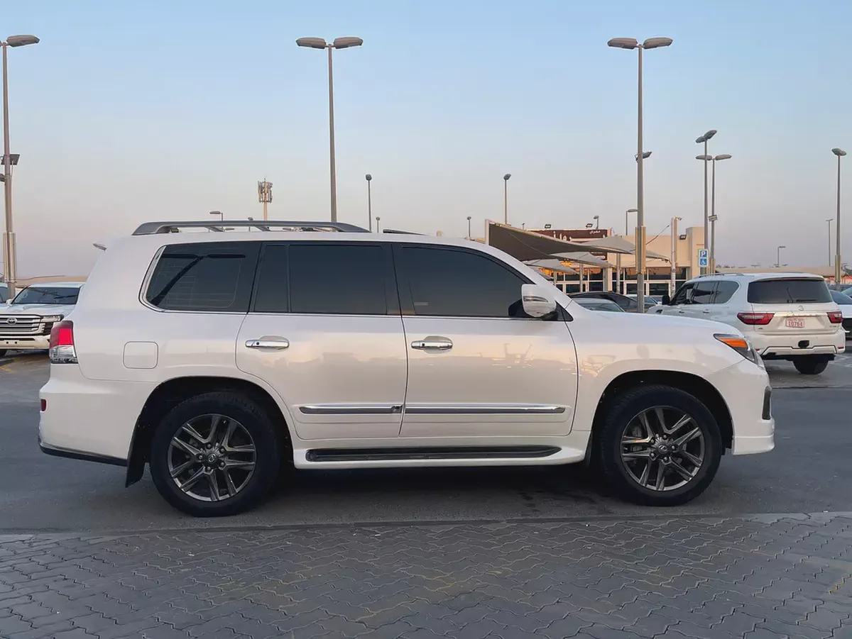 لكزس LX570 ابيض Lexus LX 570 Sport 2014 GCC Specs - Pristine Condition-6-6