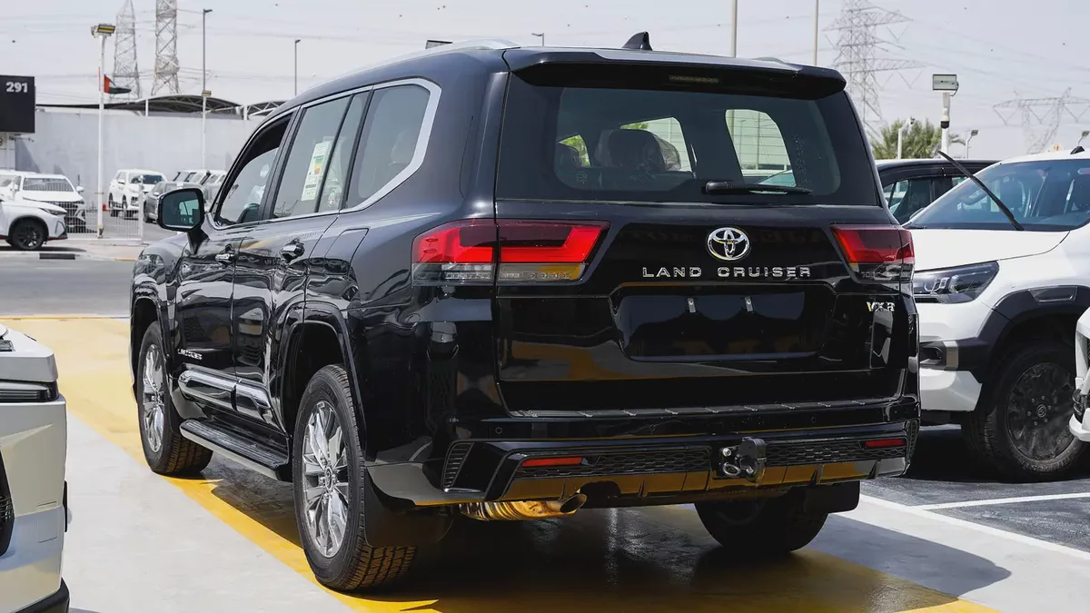 2026Toyota Land Cruiser VXR 4.0L V6  GCC Specs NEW-3-3