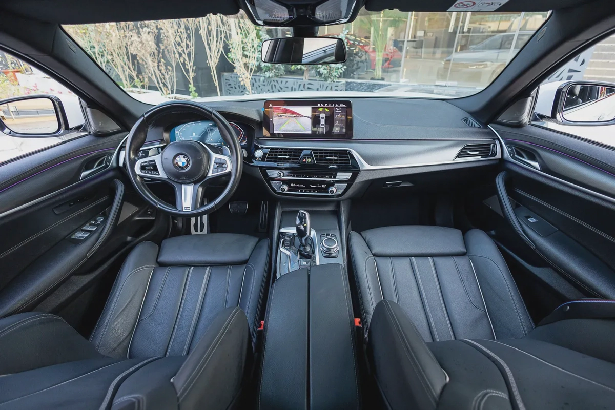 BMW 5 Series 530 2023-12-12
