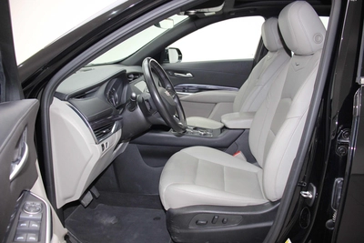 cadillac XT4-7