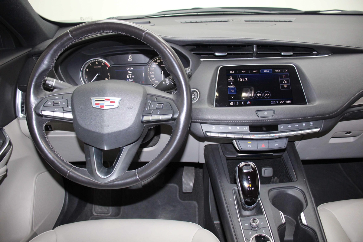 cadillac XT4-6-6