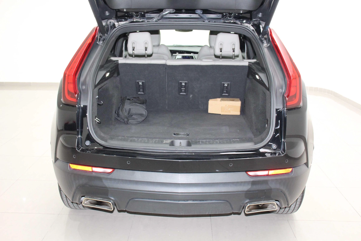 cadillac XT4-4-4