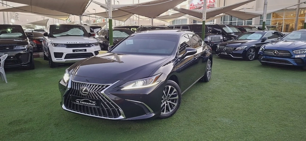Lexus ES350 Gcc specs (no warranty)