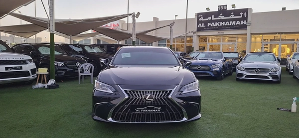 Lexus ES350 Gcc specs (no warranty)