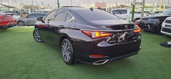 Lexus ES350 Gcc specs (no warranty)